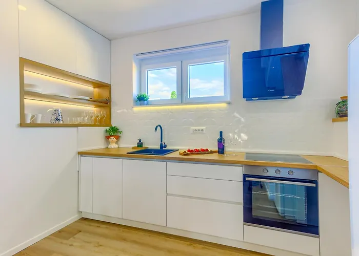 West View Apartment Split