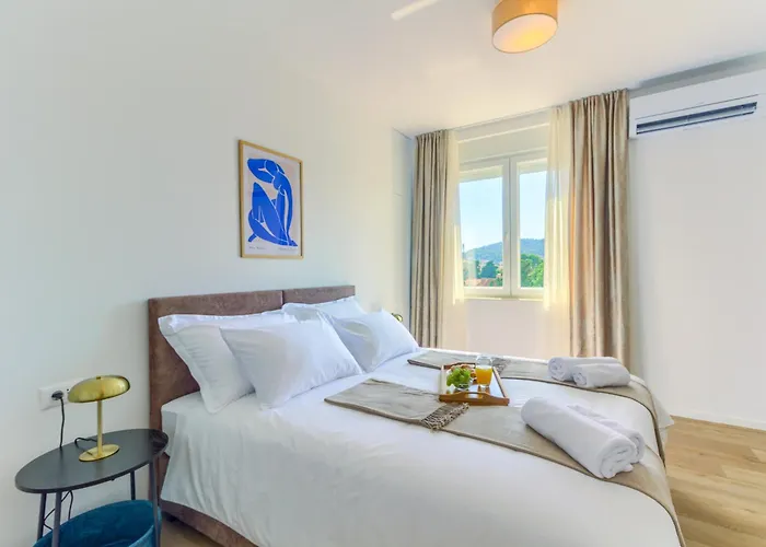 Апартаменти West View